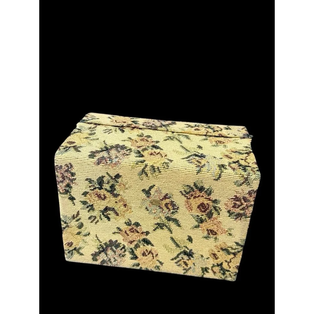Vtg Floral Tapestry Fabric Jewelry Trinket Box With Ring Insert & Lid Tassel